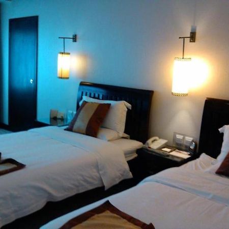 New Era Hotel Куньмін Екстер'єр фото